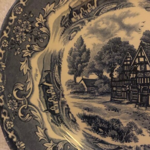 W H Grindley "English Country Inns" Salad Plates; 4 Available - Picture 3 of 8
